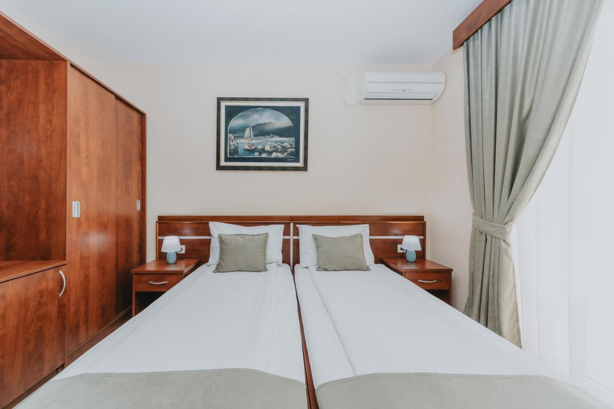 Apartmani Salus Budva Szoba fotó